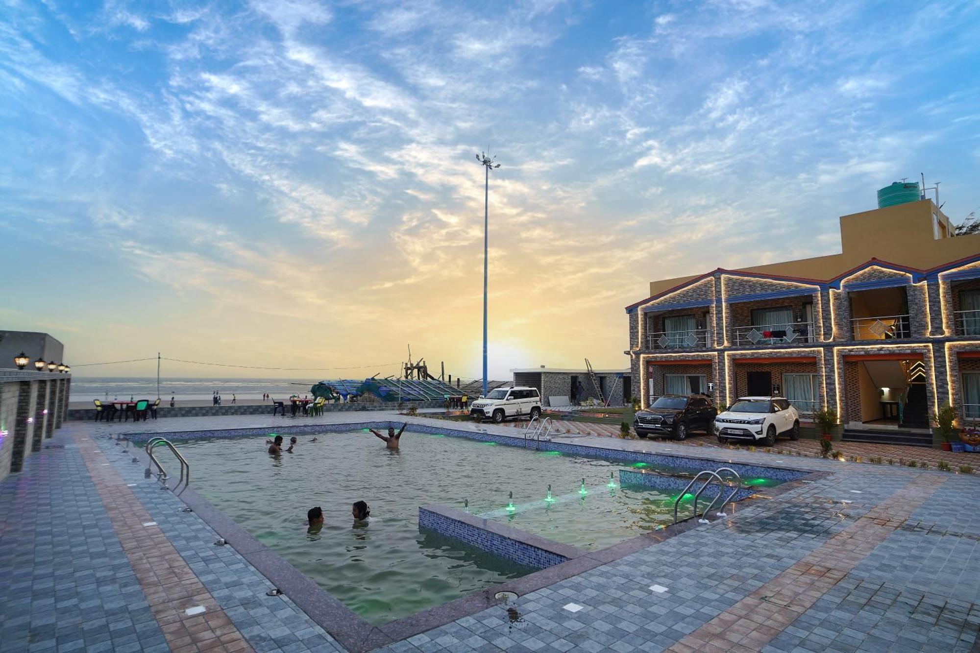 Goa Beach Resort On Beach Mandarmani Exterior foto