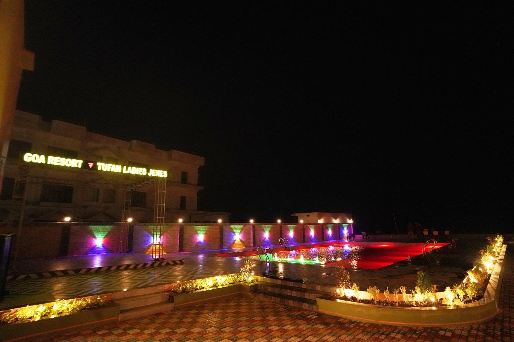 Goa Beach Resort On Beach Mandarmani Exterior foto